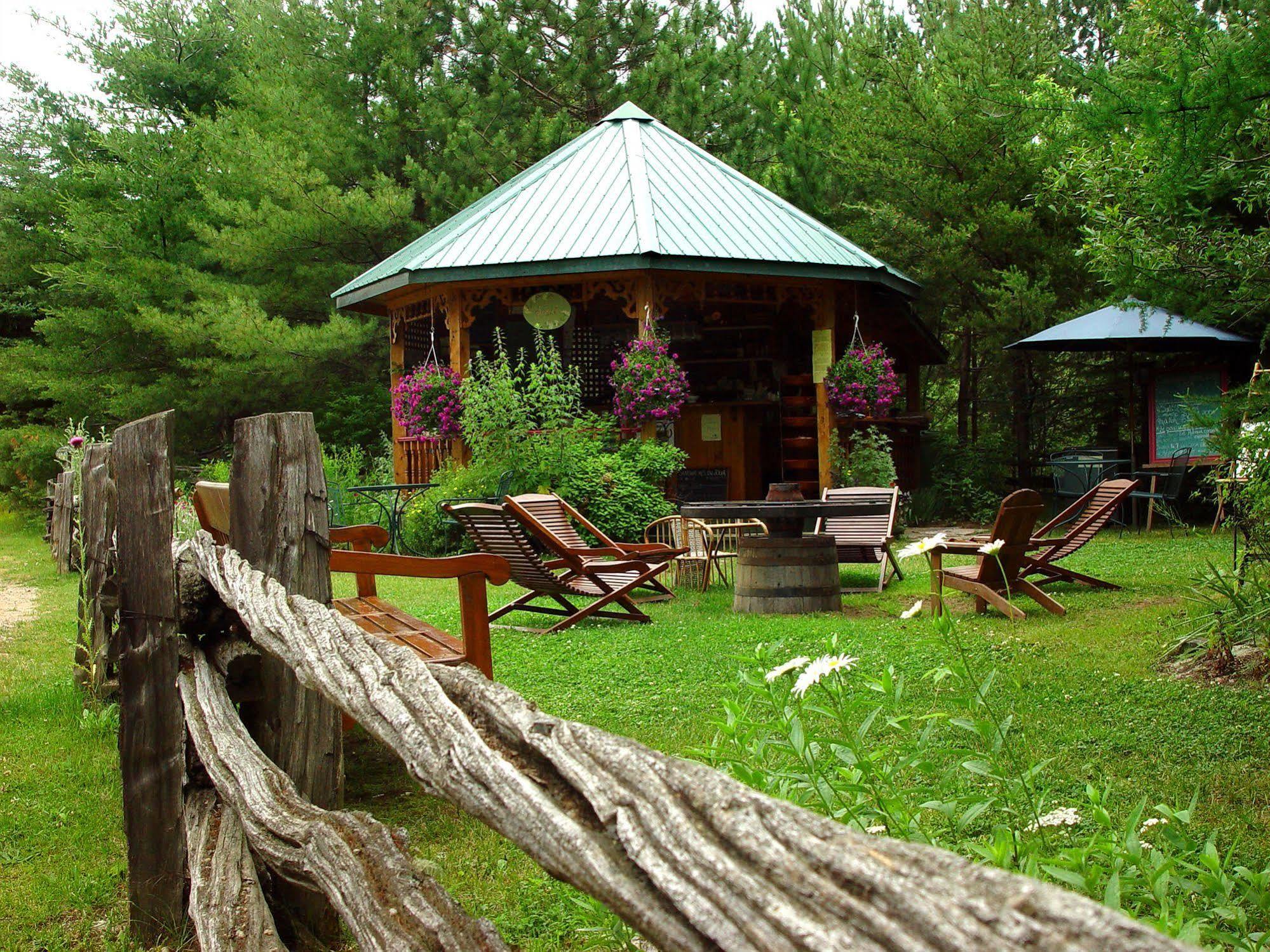 Bed and Breakfast Jardins de l'Achillée Millefeuille à La Conception Extérieur photo
